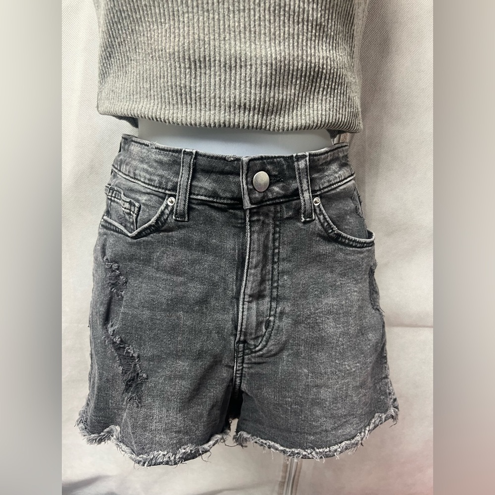 H&M washed denim short